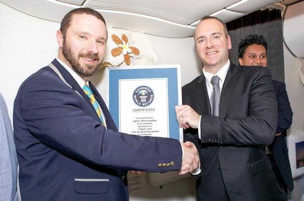 Chris Sheedy, Guinness World Records adjudicator and Shannon Currie, Fiji Airways Regional General Manager NZ.
